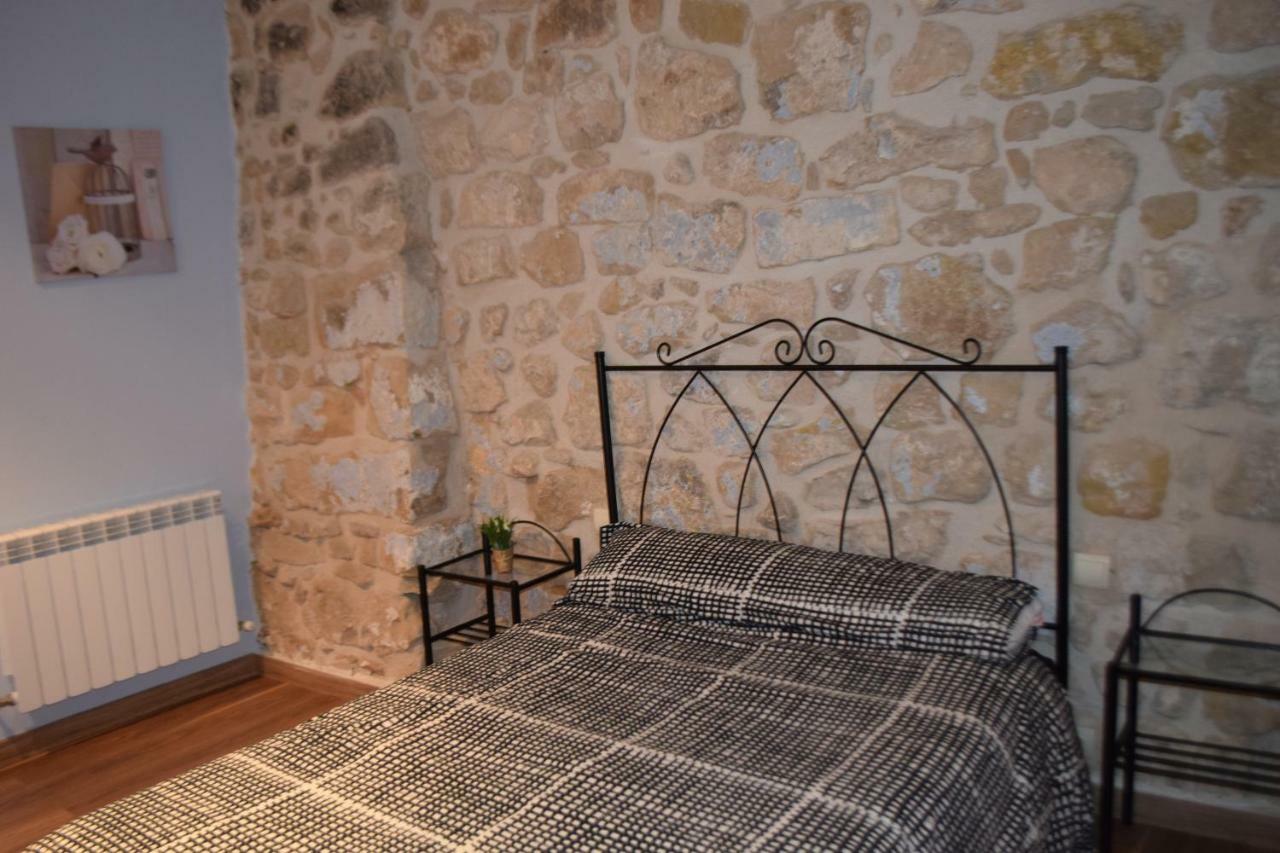 Apartamentos La Muralla Horta de Sant Joan Ngoại thất bức ảnh